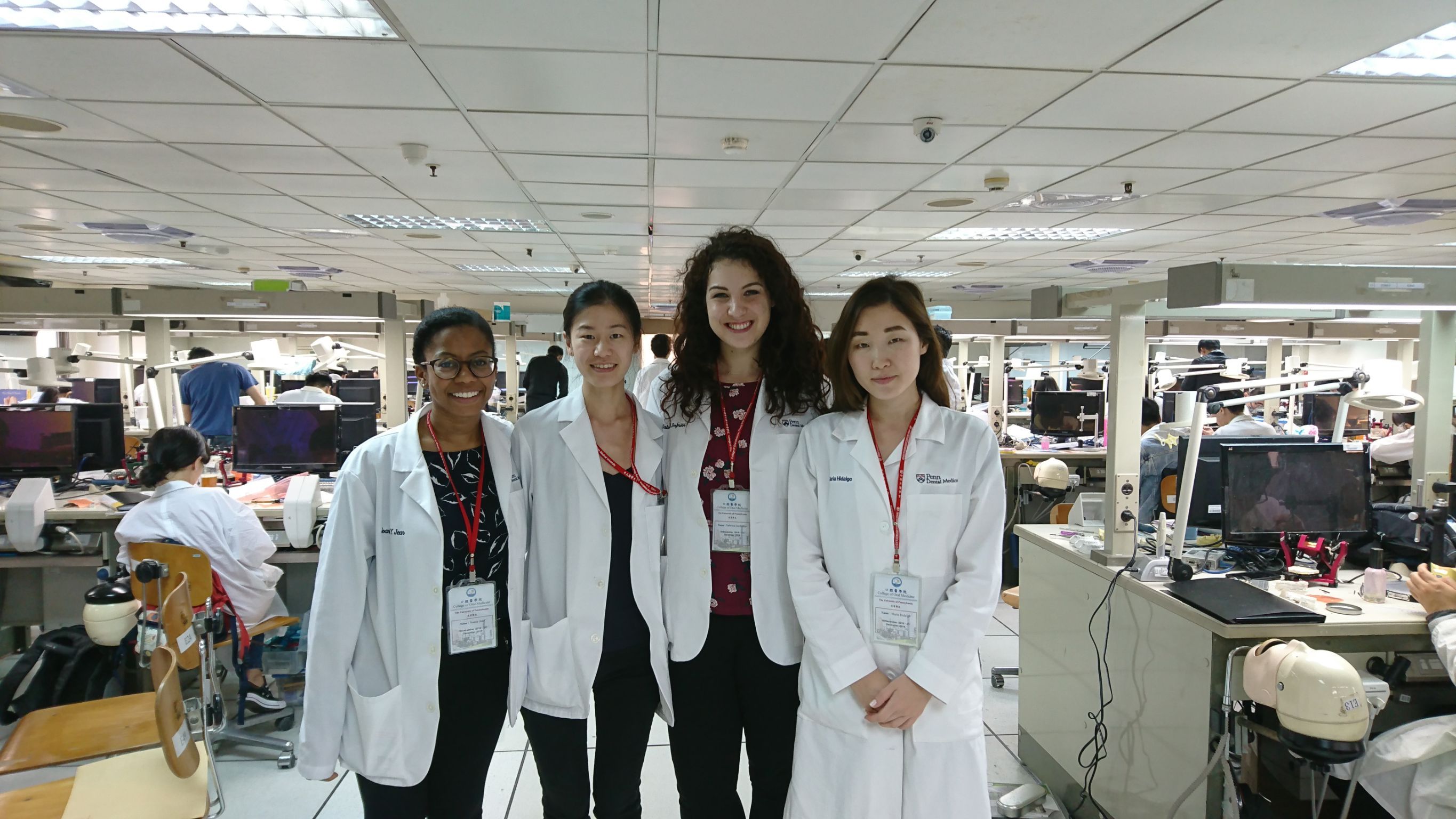 12月1021日美國賓州大學牙醫學院4名交換學生至本院見習(Visiting students from School of